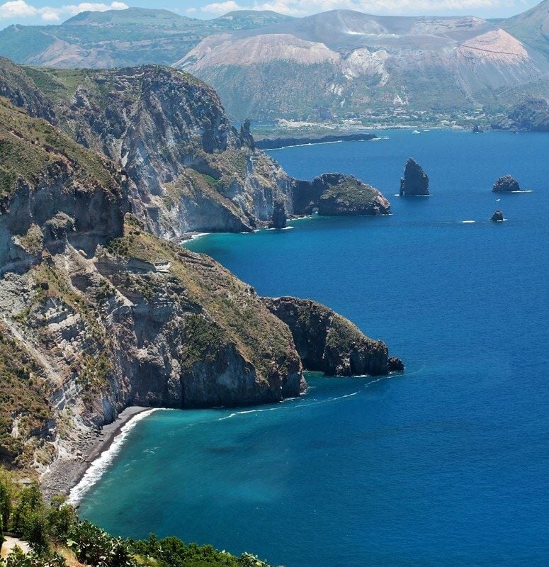 Mini Crociera in gommone da Cefalù alle Isole Eolie